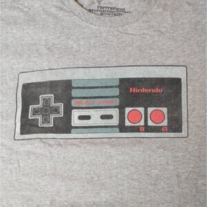 NES Nintendo Controller T-Shirt. Men's Large. Gray.